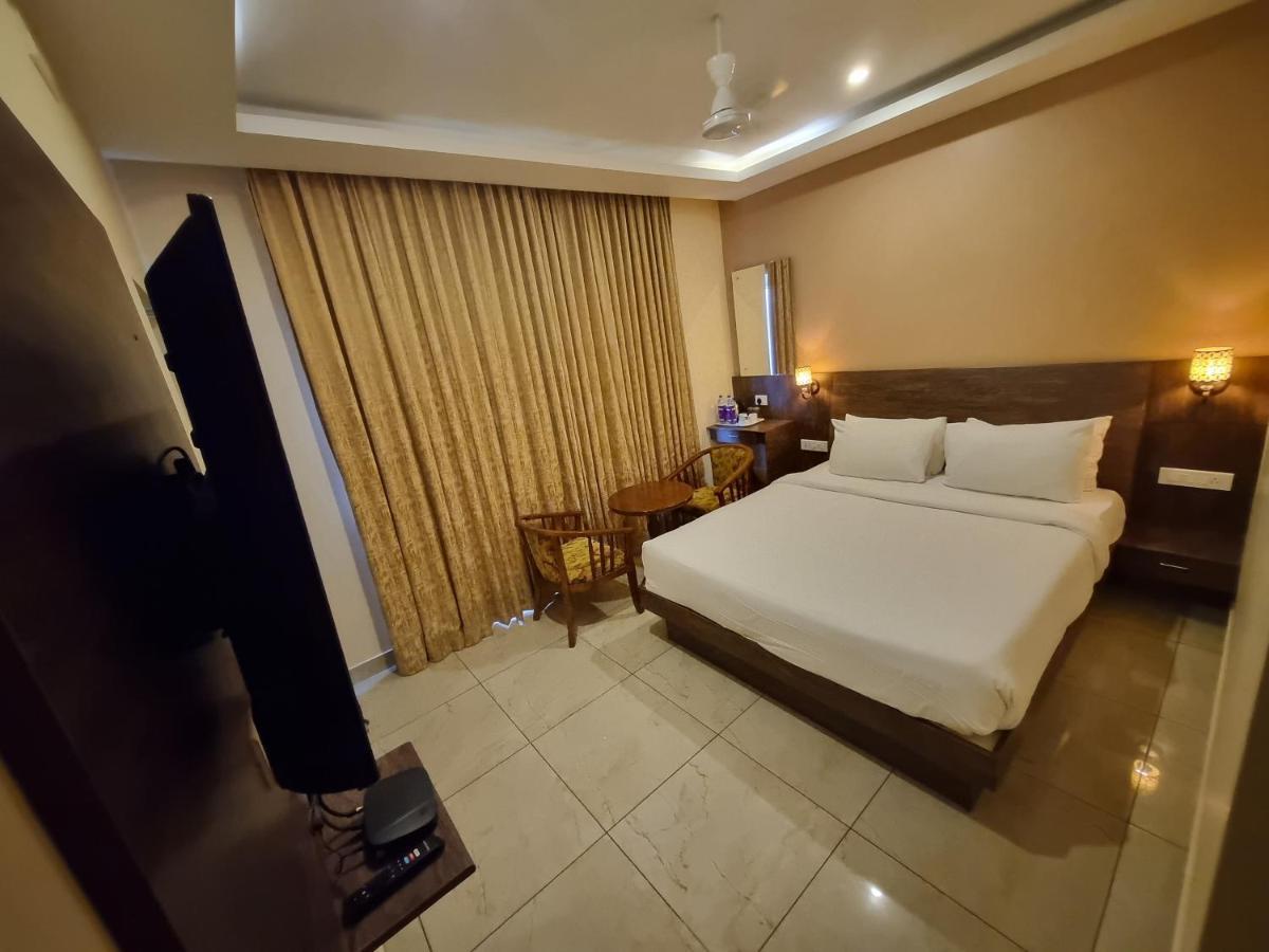 Hotel Plutus Residency Auroville Exterior foto