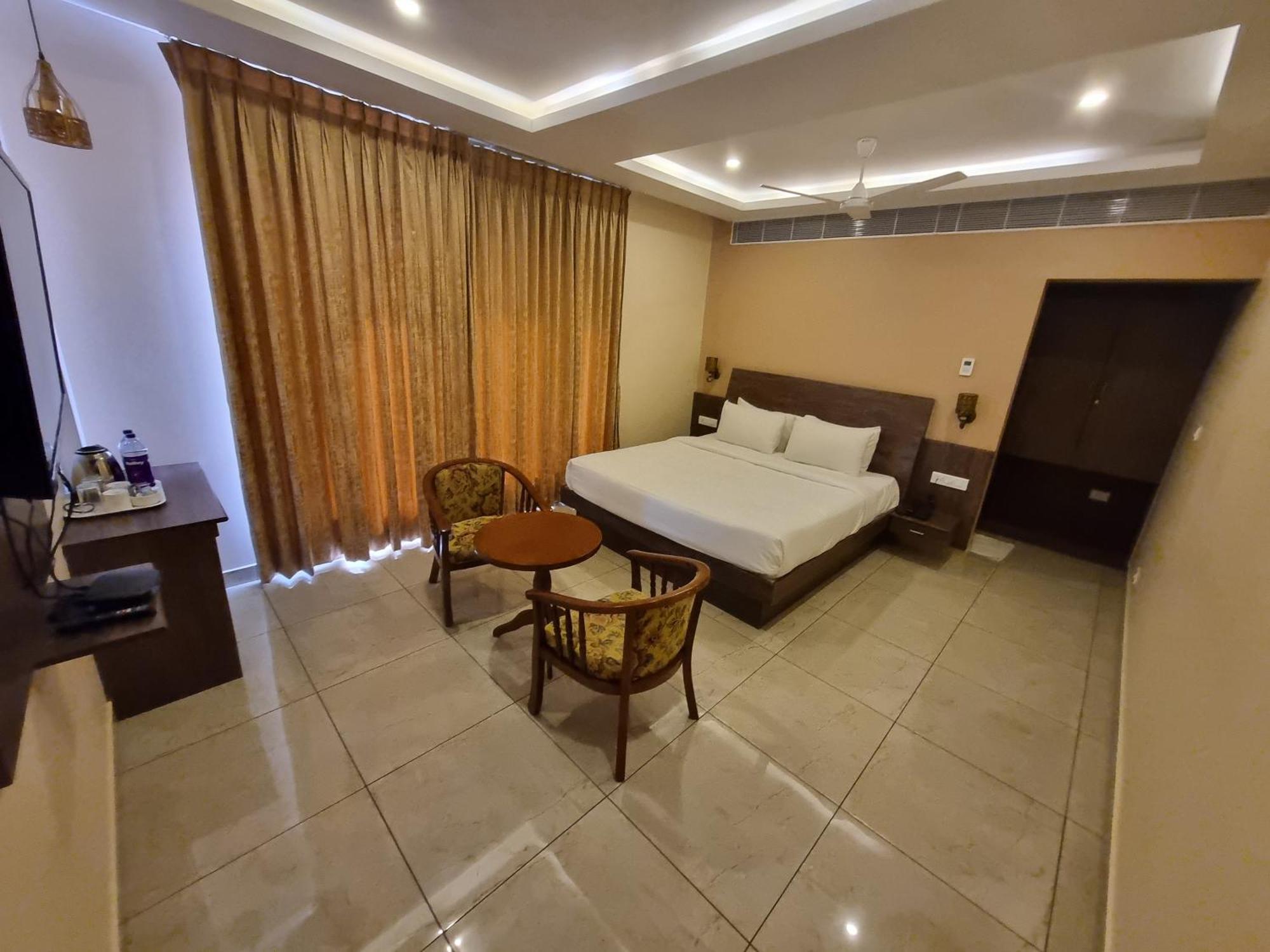 Hotel Plutus Residency Auroville Exterior foto